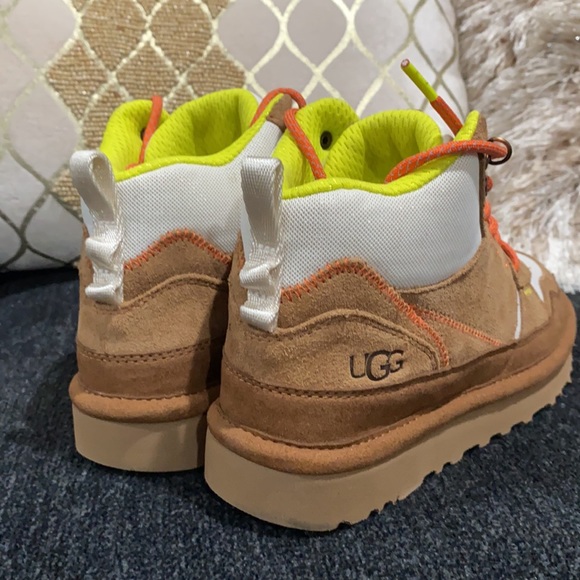 UGG Limited Edition Heritage Hi-Top Boots - Picture 9 of 11